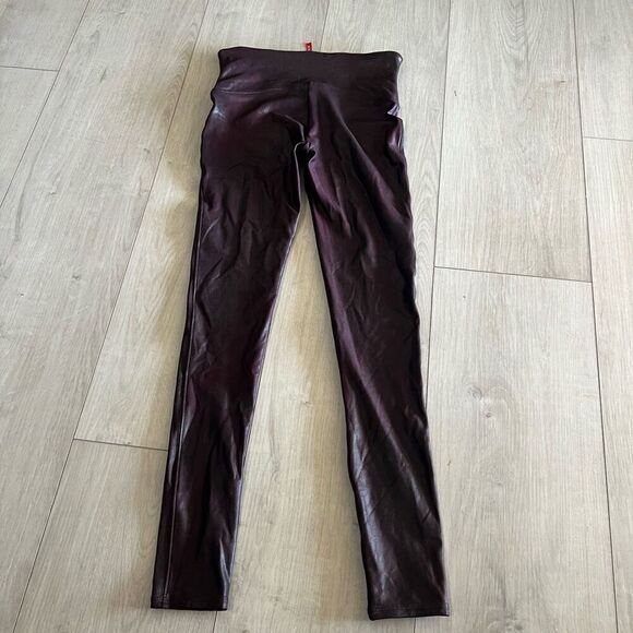 Spanx faux leather maroon leggings size M - Picture 2 of 8